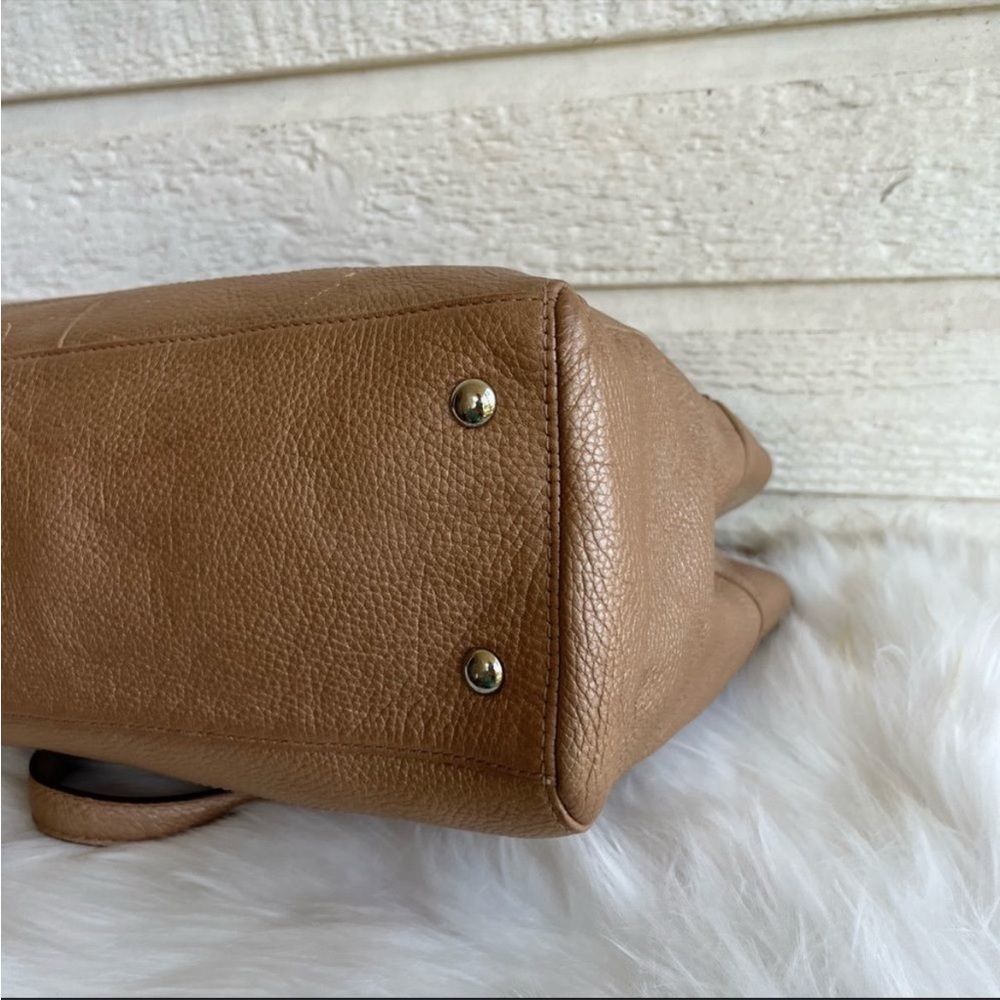 COACH Champagne Leather Gallery Hampton Turnlock Tote Bag - Picture 5 of 10